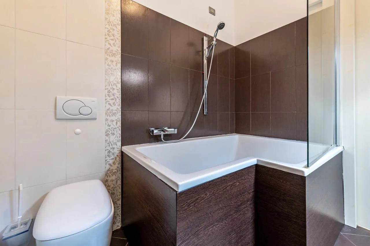 Apartment Residence Virgilio Green Toscolano Maderno Italy